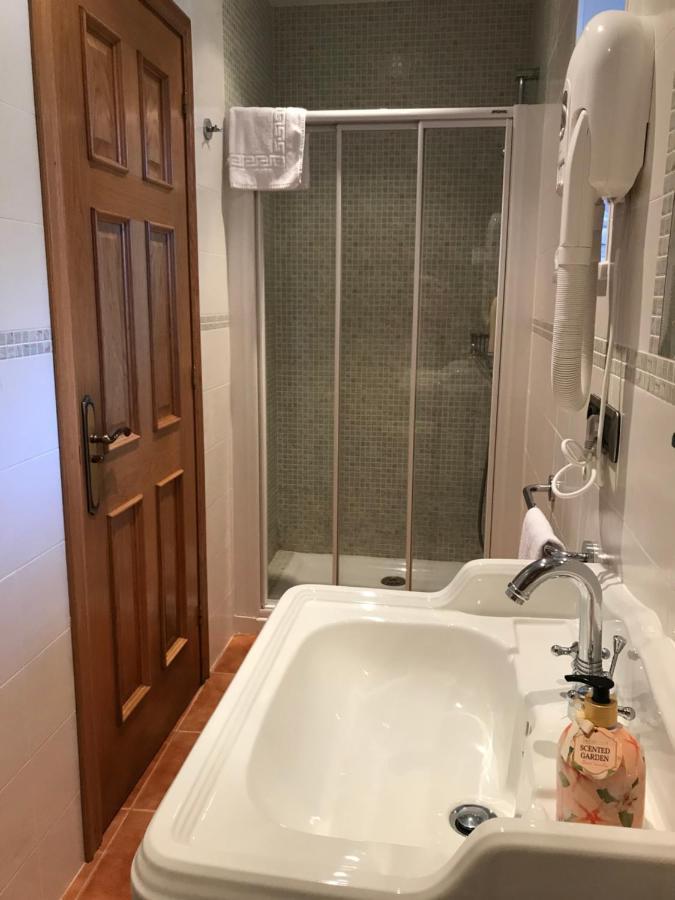 Cabreiros Pension Xacobe מראה חיצוני תמונה